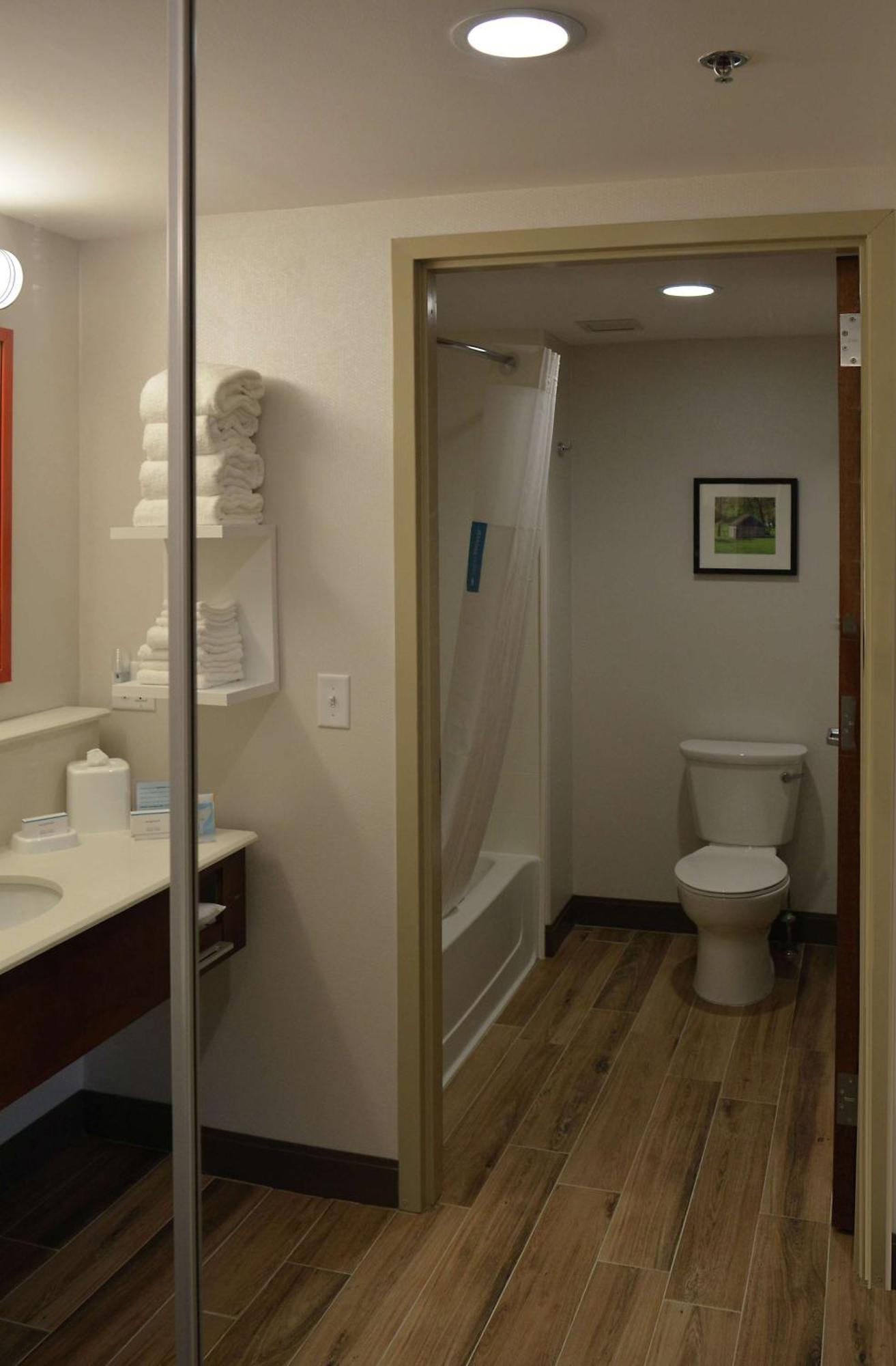 Hampton Inn & Suites Philadelphia/Media Екстериор снимка