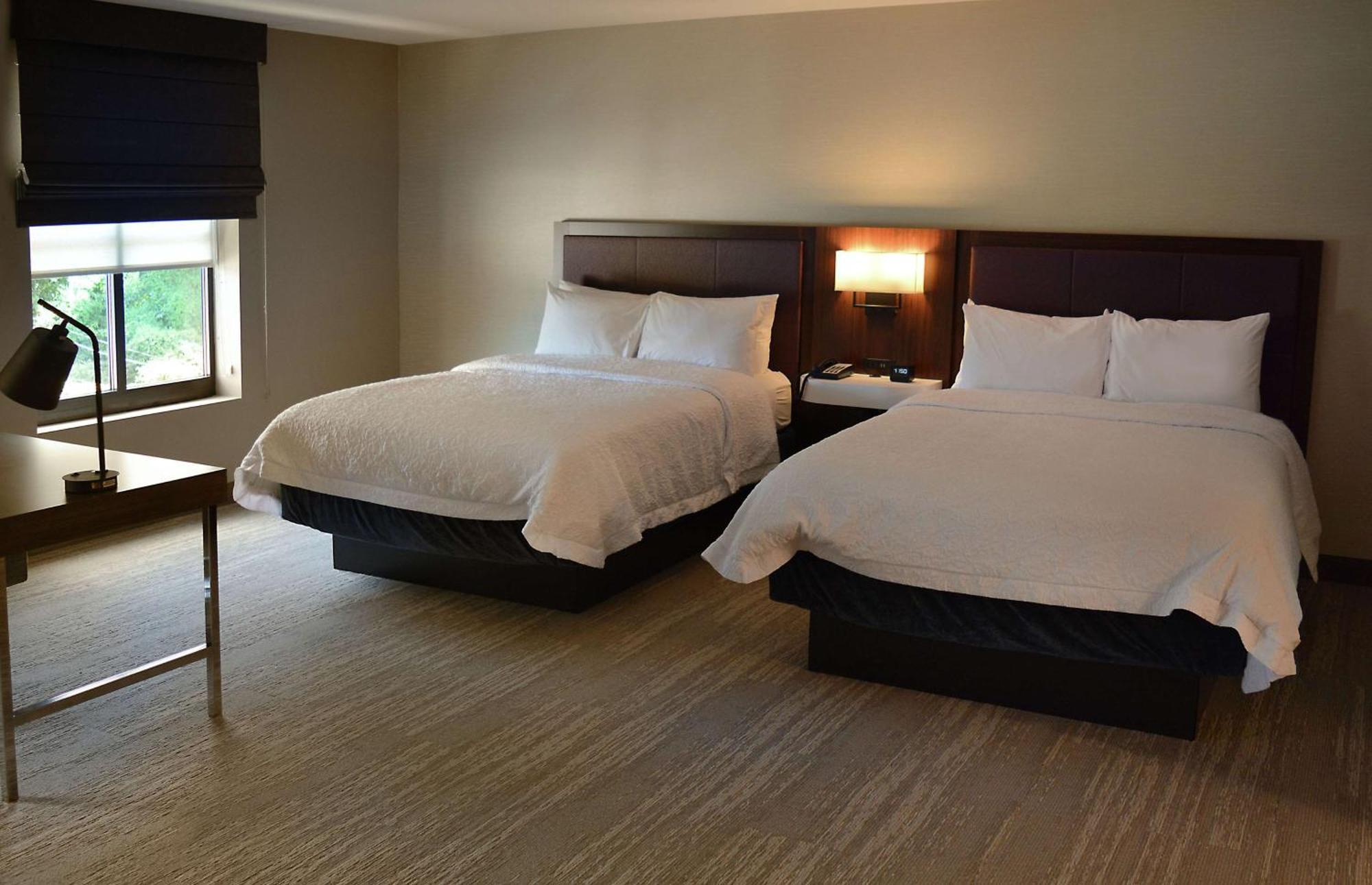 Hampton Inn & Suites Philadelphia/Media Екстериор снимка